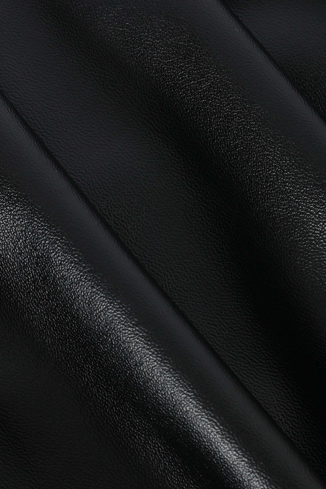 Edwina | Figurbetonende Kunstlederen Midirok met Asymmetrische Wickeloptiek