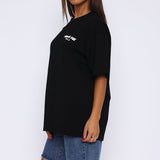 Offstage Oversized Tee Zwart – Stoer, Comfortabel en Moeiteloos Stijlvol