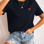Basis Dames T-Shirt met Hartdetail – Minimalistisch, Casual & Combinatie Sterk