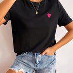 Basis Dames T-Shirt met Hartdetail – Minimalistisch, Casual & Combinatie Sterk