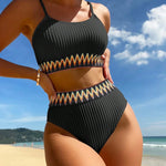 Zwarte High-Waist Bikini met Chevron-Detail – 2-delig Set met Spaghettibandjes &amp; Structuurstof
