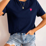 Basis Dames T-Shirt met Hartdetail – Minimalistisch, Casual & Combinatie Sterk