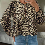Leopardprint Damesblouse met Strikdetail – Vrouwelijk, Opvallend & Trendbewust