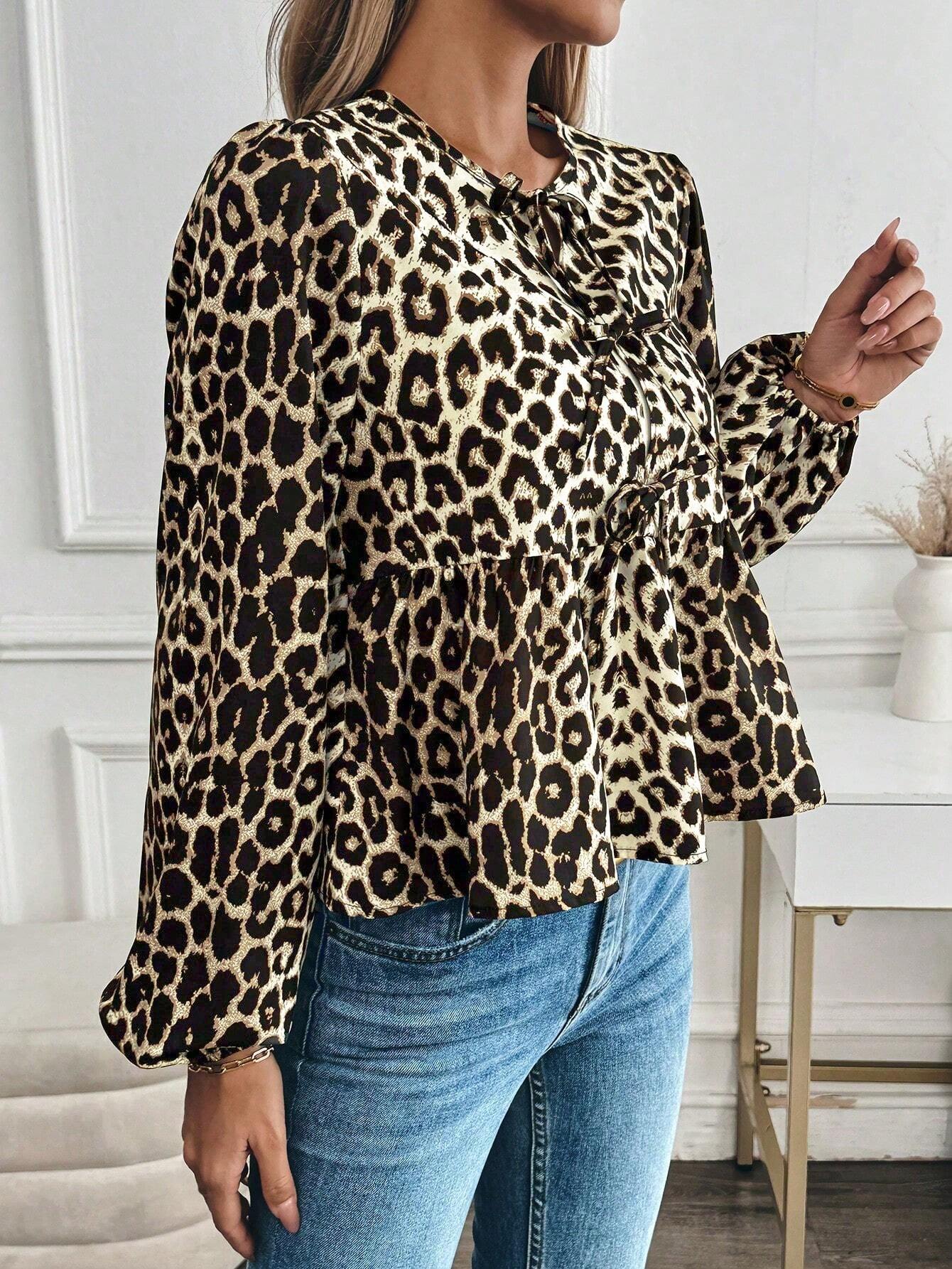 Leopardprint Damesblouse met Strikdetail – Vrouwelijk, Opvallend & Trendbewust