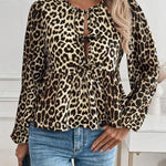 Leopardprint Damesblouse met Strikdetail – Vrouwelijk, Opvallend & Trendbewust