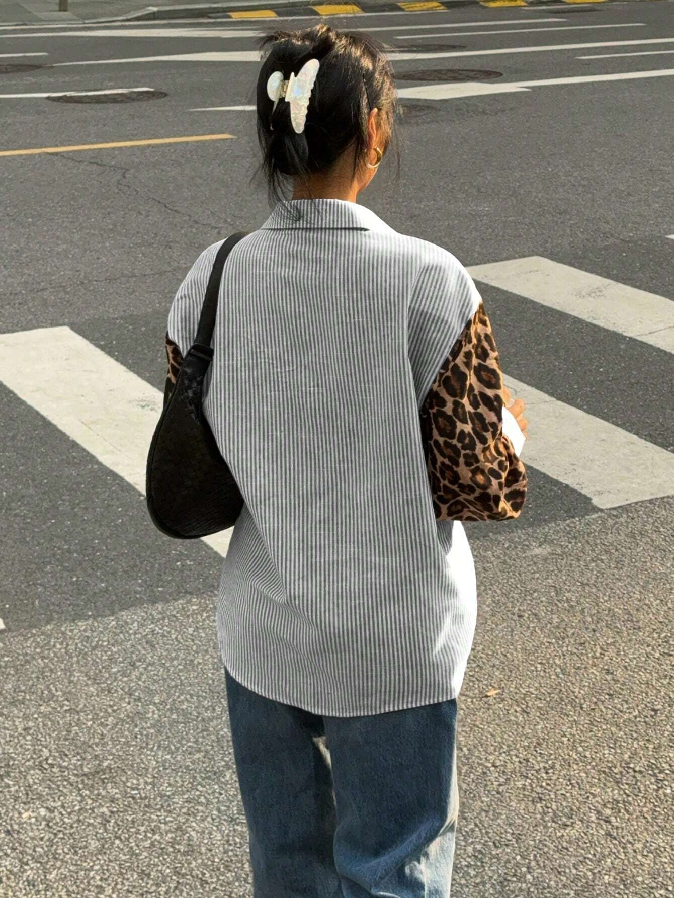 Gestreepte Damesblouse met Leeuwdetails – Opvallend, Casual & Streetstyle-klaar