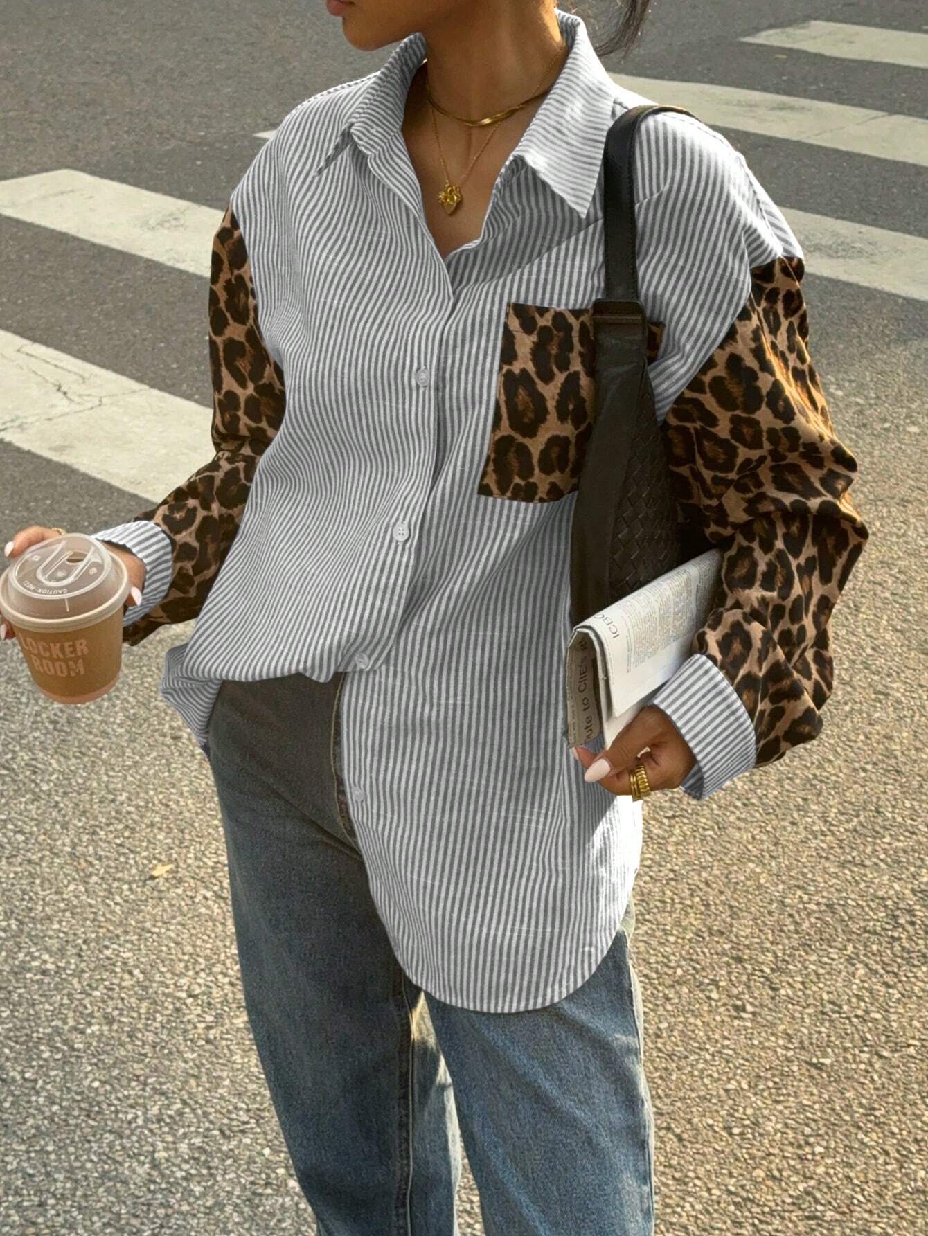 Gestreepte Damesblouse met Leeuwdetails – Opvallend, Casual & Streetstyle-klaar