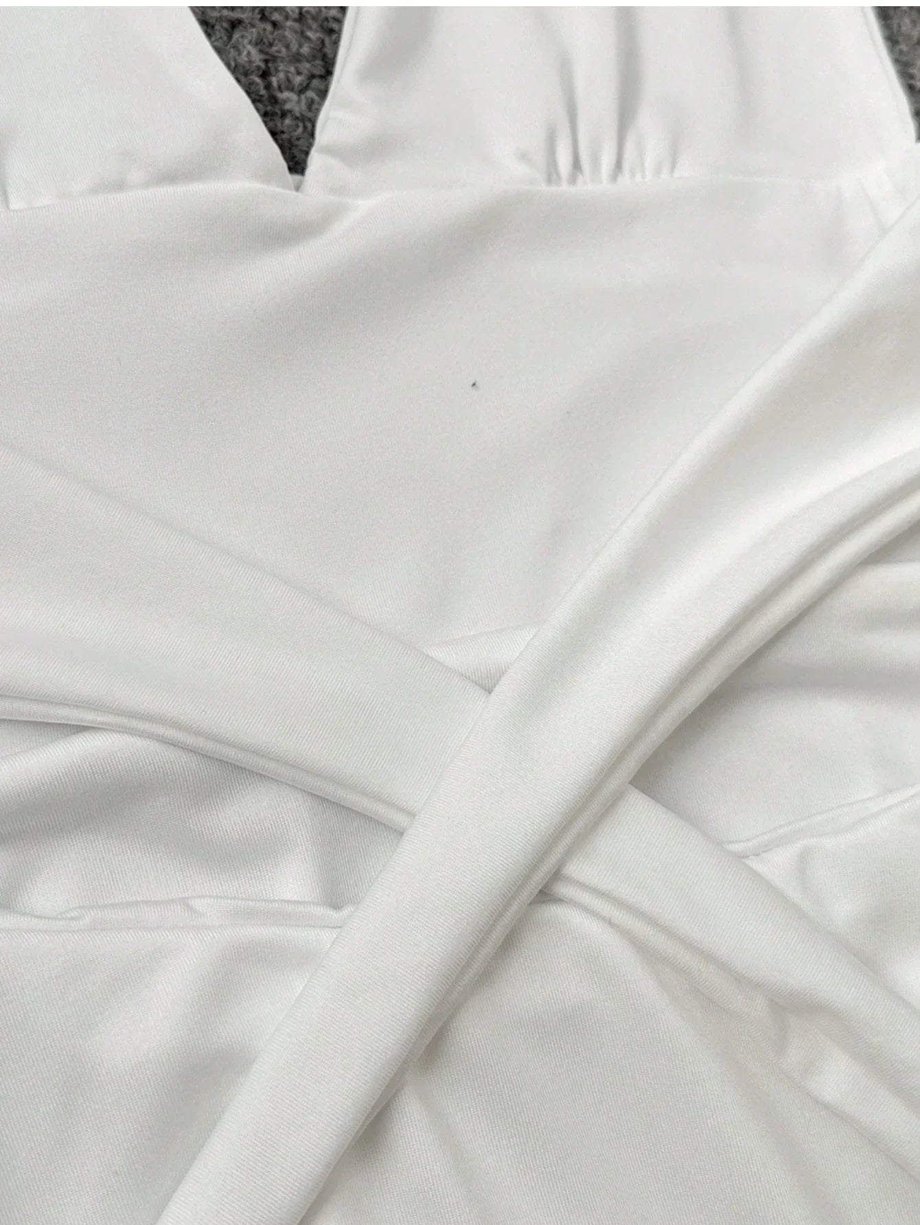 Minidress met halternek en skater-snit – Figuuraccentuerend & Vrouwelijk