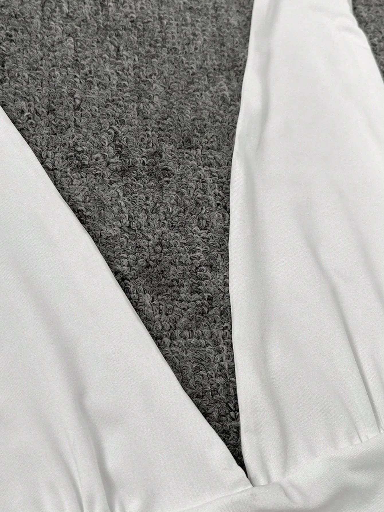 Minidress met halternek en skater-snit – Figuuraccentuerend & Vrouwelijk