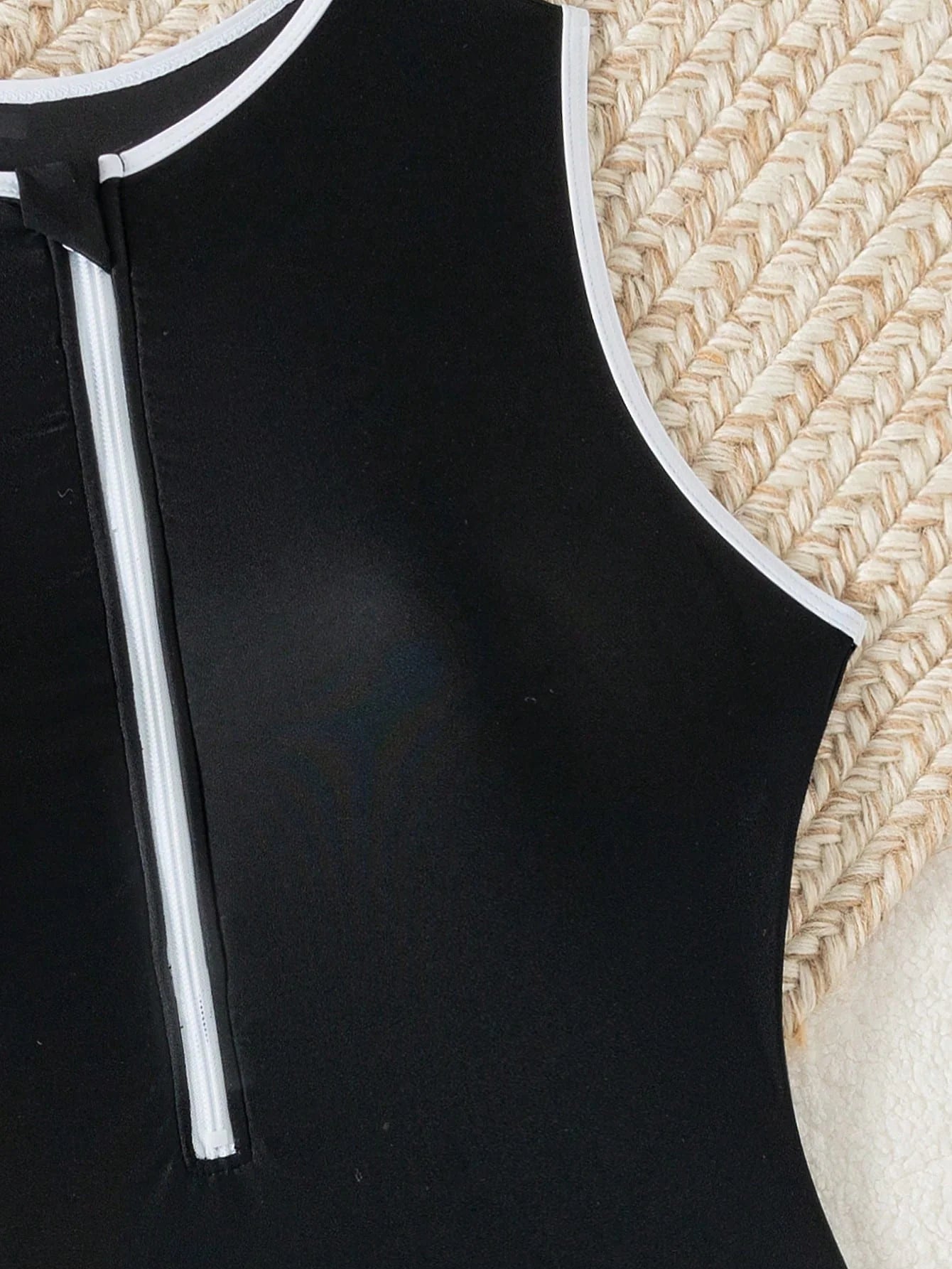Sportief-elegante badpak met rits – Voor actieve en stijlbewuste vrouwen