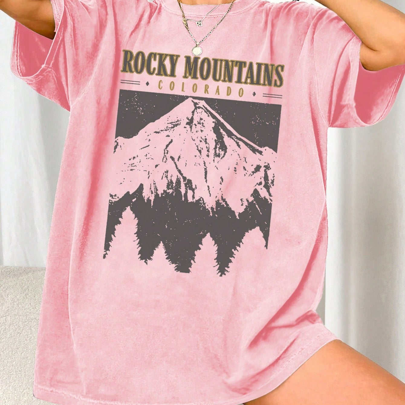 Oversized T-Shirt "Rocky Mountains" in Vintage-Zwart – Urban Streetstyle met Retro-Vibe