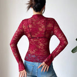 Geknipte kanten blouse met lange mouwen – Sexy, Transparant & Vrouwelijk