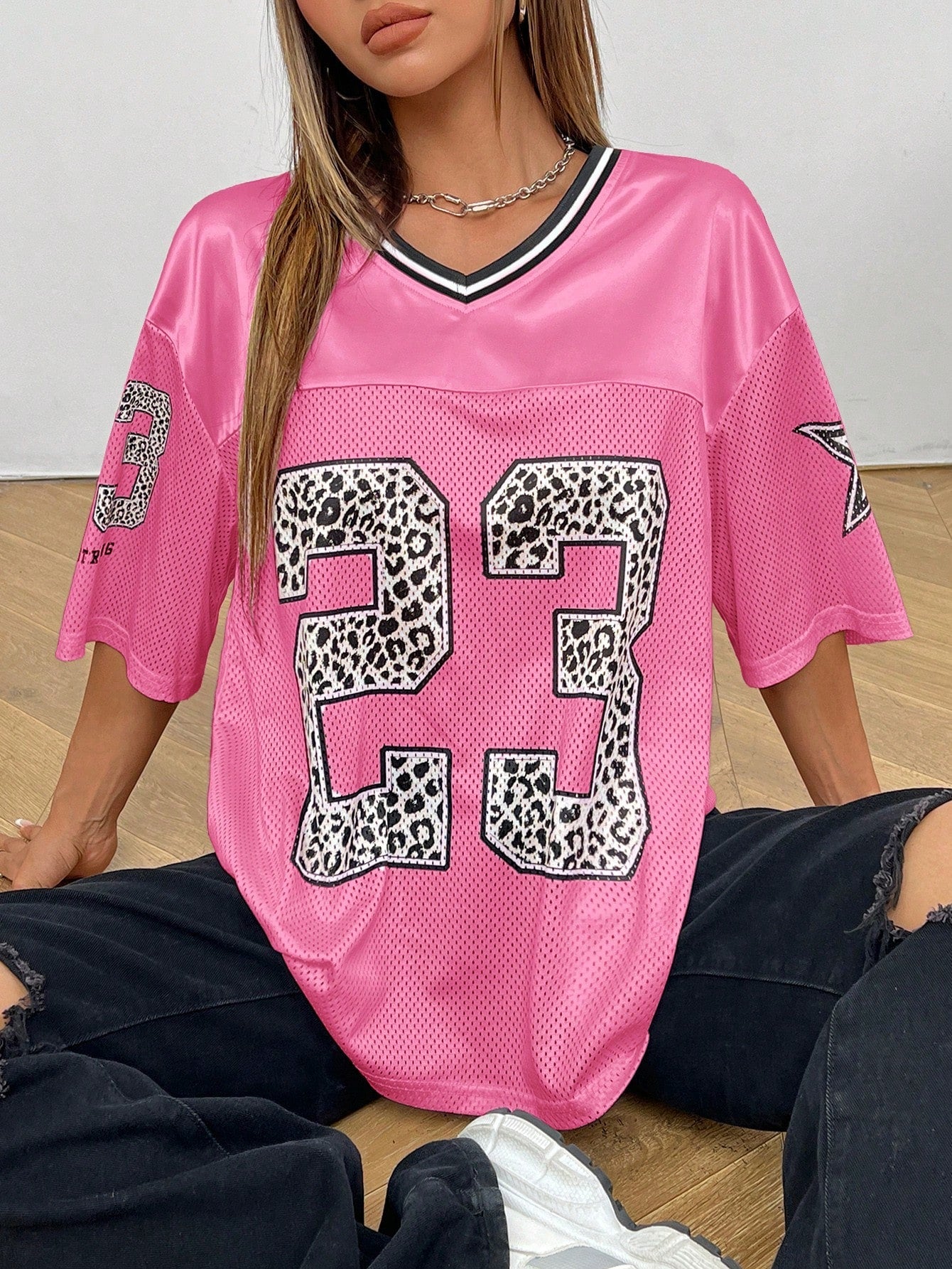 Oversized Jersey Shirt met Dierenprint – Sportief, Trendy & Klaar voor Streetstyle