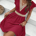 Zomerkleed met V-hals & Haakrand – Luchtig Korte Mouwen Kleed met Tailleband