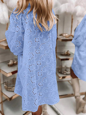 Elegante zomerblouse met borduursel en knoopsluiting