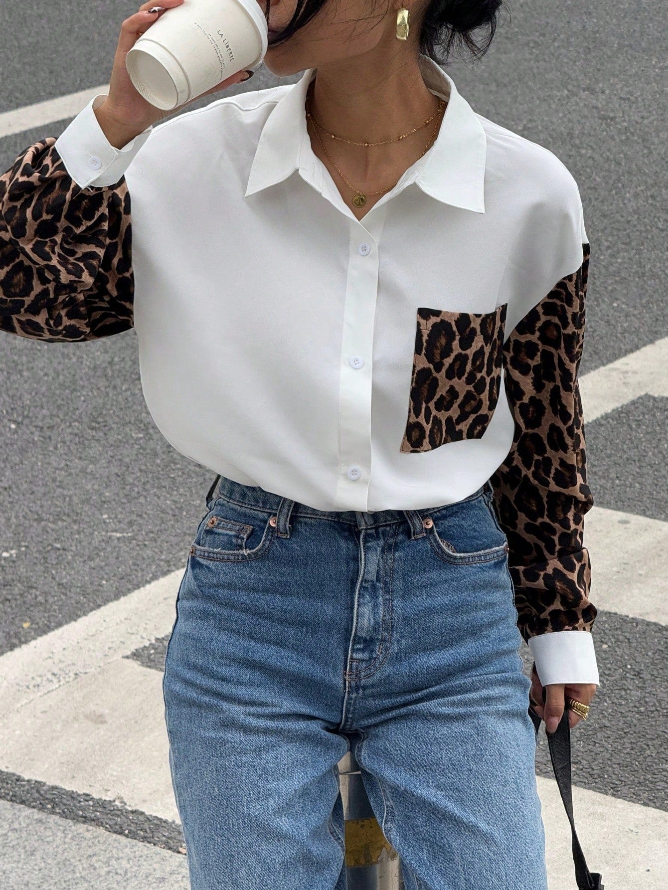 Gestreepte Damesblouse met Leeuwdetails – Opvallend, Casual & Streetstyle-klaar