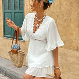 Witte Boho-zomerjurk met kant en volant – V-hals & losse pasvorm | Zendoo