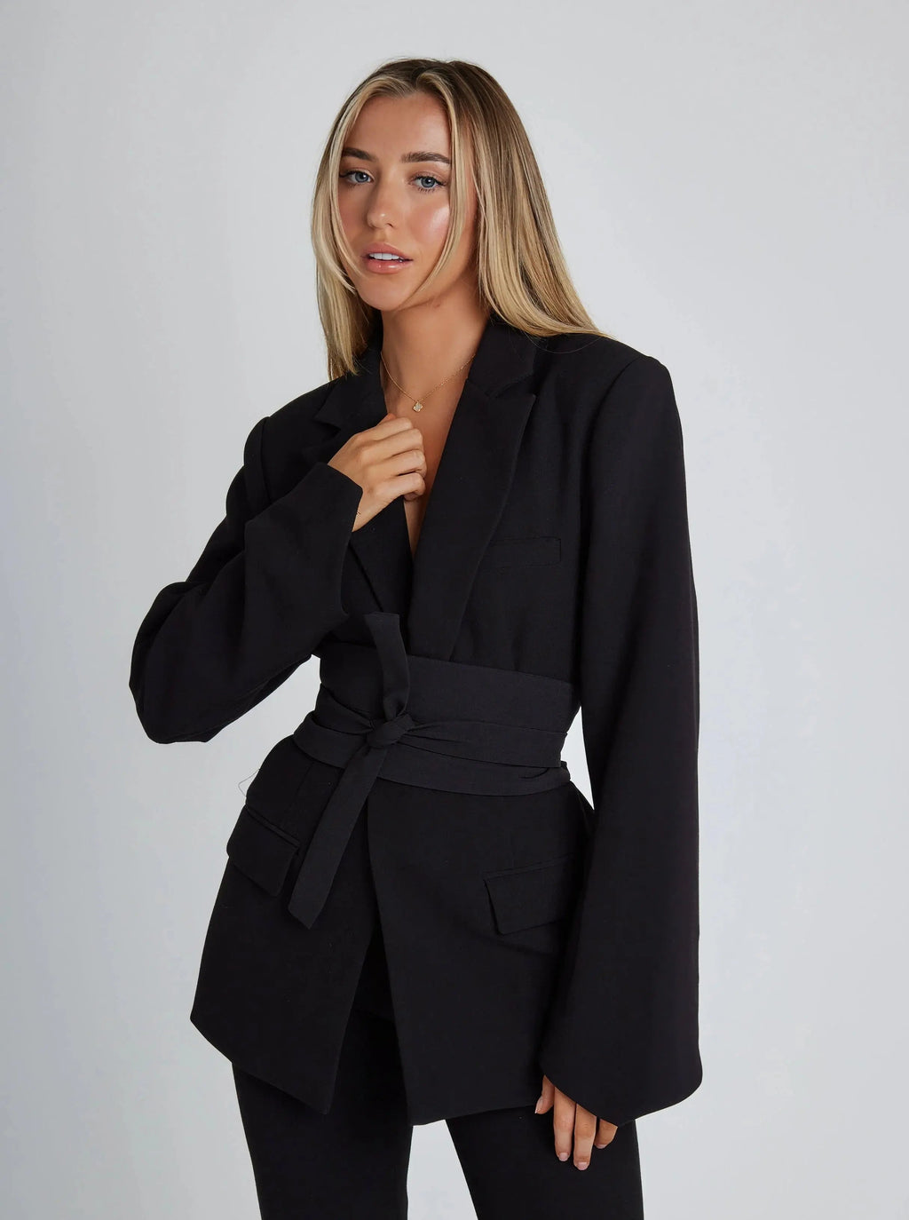 Janina | Elegante Blazer met Riem – Stijlvol Ontwerp voor Elke Gelegenheid