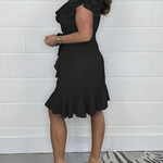 Elegante ruchesjurk met V-hals – vrouwelijke look voor elke gelegenheid