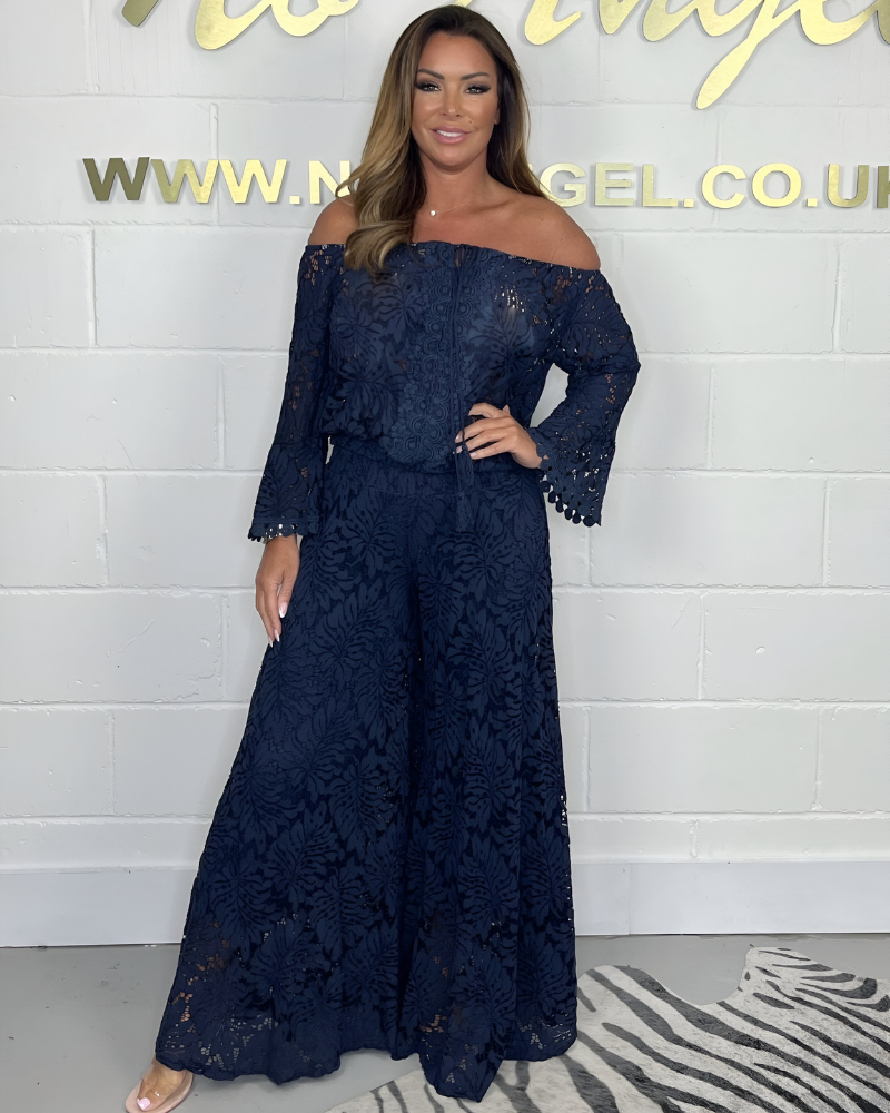 Off-shoulder kantjurk met een ruime snit – Boho-chic ontmoet elegantie