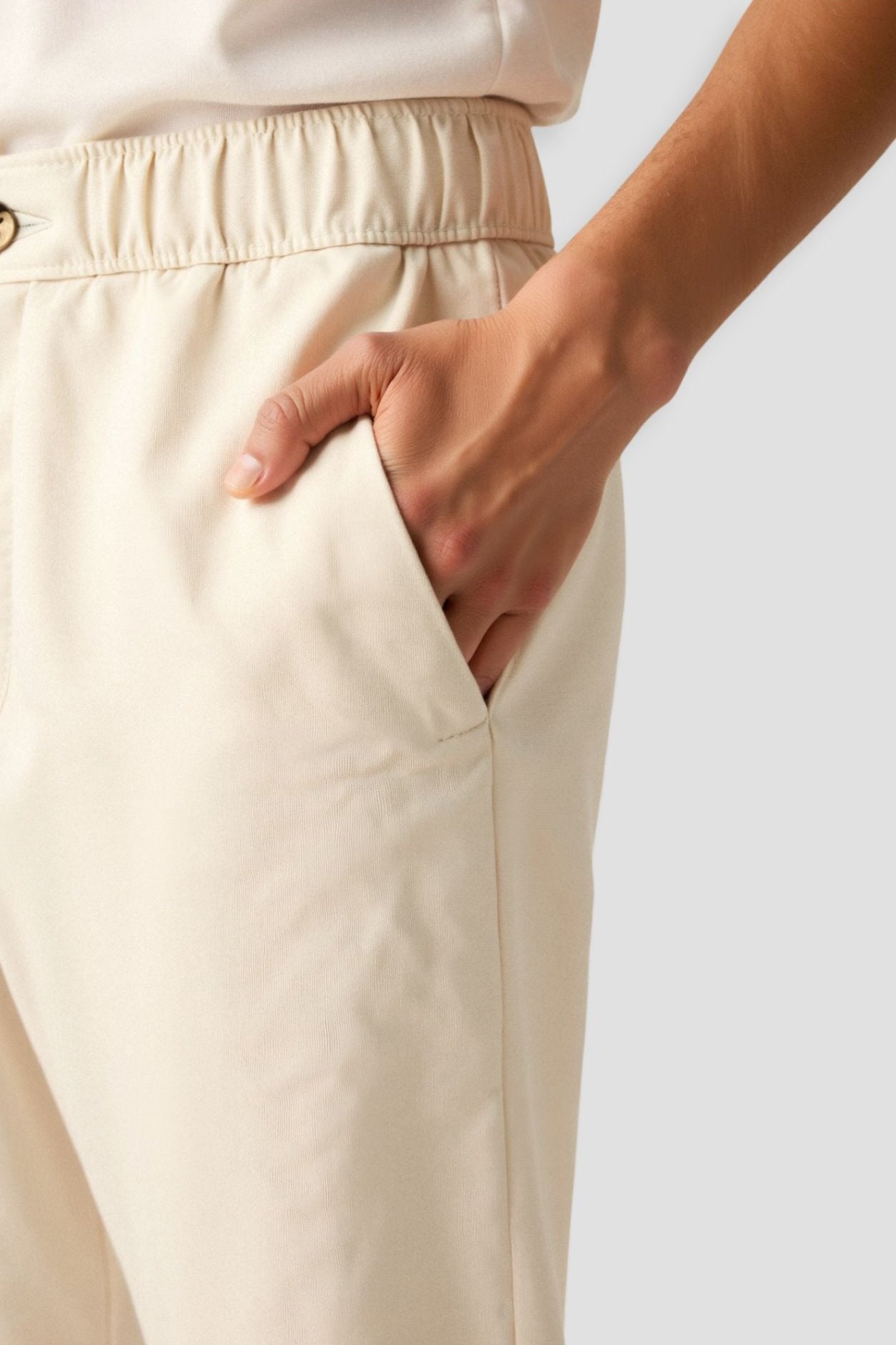 Killian | Beige herenbroek met elastische tailleband en knoopsluiting