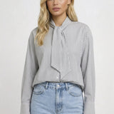 Minimalistische Gestreepte Blouse met Strikdetail