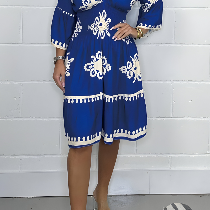 Elegante jurk met patroon en V-hals – perfect voor elke gelegenheid