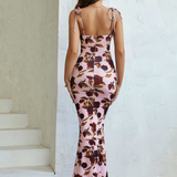 Figuraccentuerend Maxikleed met Bloemenpatroon en Strikdetails – vrouwelijke zomerdroom
