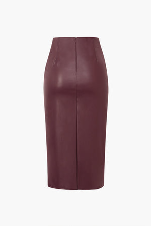 Edwina | Figurbetonende Kunstlederen Midirok met Asymmetrische Wickeloptiek