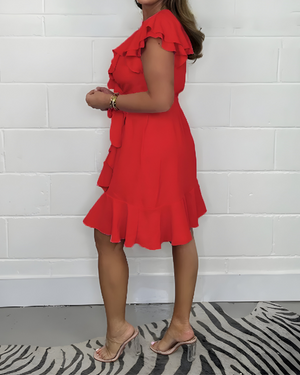 Elegante ruchesjurk met V-hals – vrouwelijke look voor elke gelegenheid