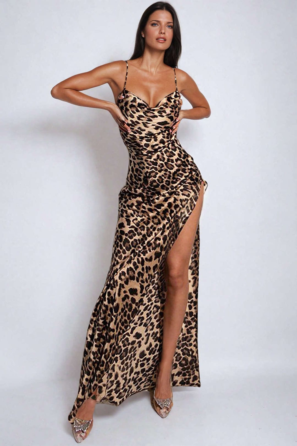 Amelie | Verleidelijk Leopard Maxikleed – Sensuele Look met Beinsplit