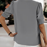 Lotte™ Elegante V-hals Blouse met Korte Mouwen