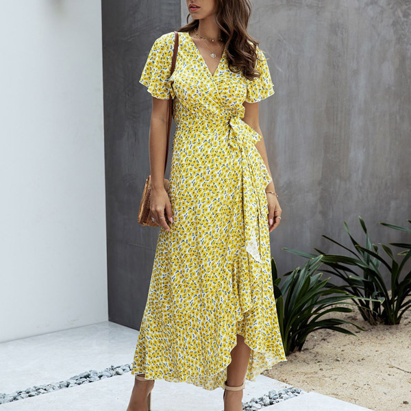 Gebloemd Wikkeljurk met V-hals & Ruffles – Zomerachtig & Elegant
