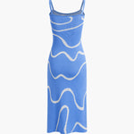 Maisie | Figuuraccentuerende midijurk met abstract patroon en delicate spaghettibandjes
