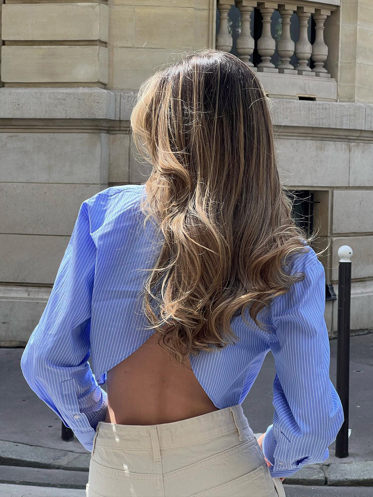 Gestreepte cropped damesblouse in lichtblauw – Modern & Chic