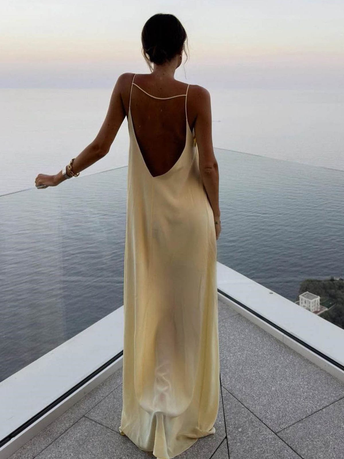 Mathilda | Luxe Slipdress met diepe ruguitsnijding – Elegante Avondmode