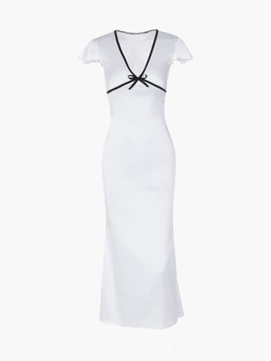 Liora | Figuuraccentuerende Midi-jurk in Wit met Contrastdetails