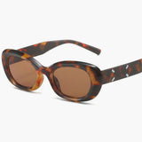 Ovale Retro Zonnebril met Luipaardprint en UV Bescherming