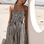 Miriam | Elegante Zomerjurk met Strepenpatroon & Smock-Bovenstuk