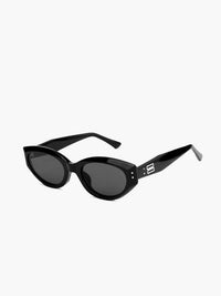 Ovale Zonnebril met Cat Eye Vorm en UV Bescherming