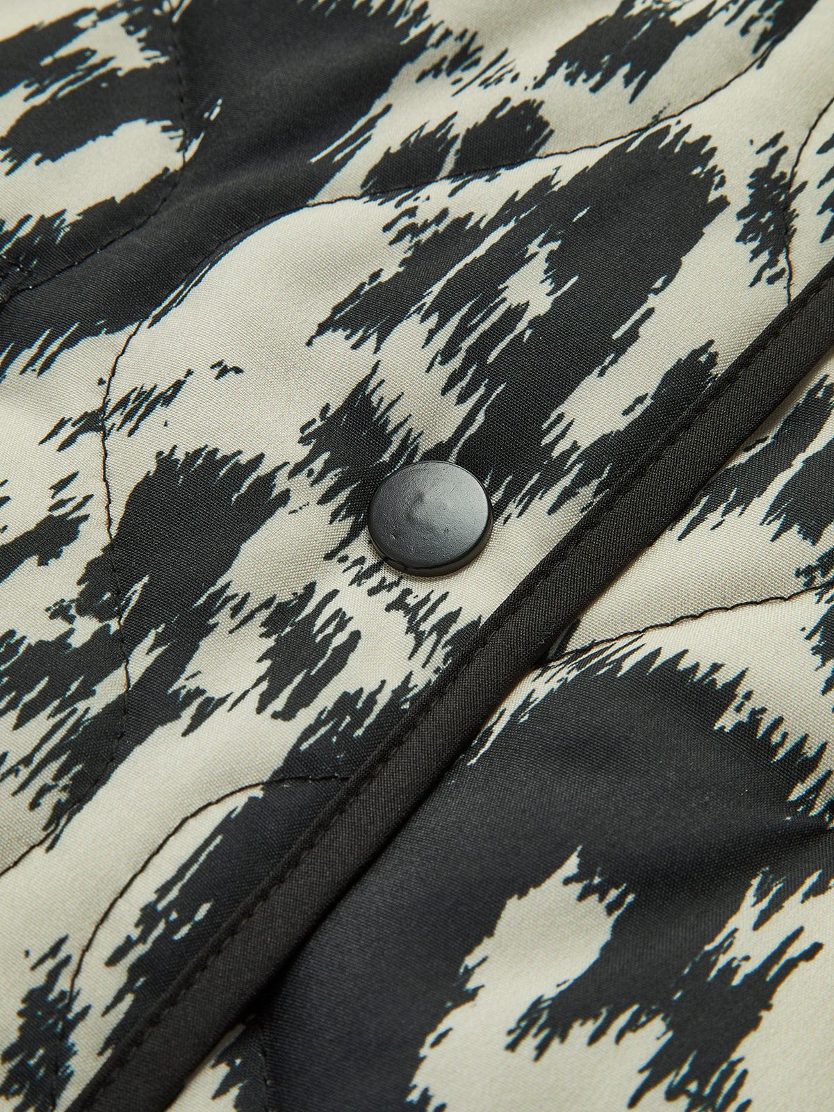 Leona | Jas met Dierenprint – Een Statement voor de Gedurfde Look
