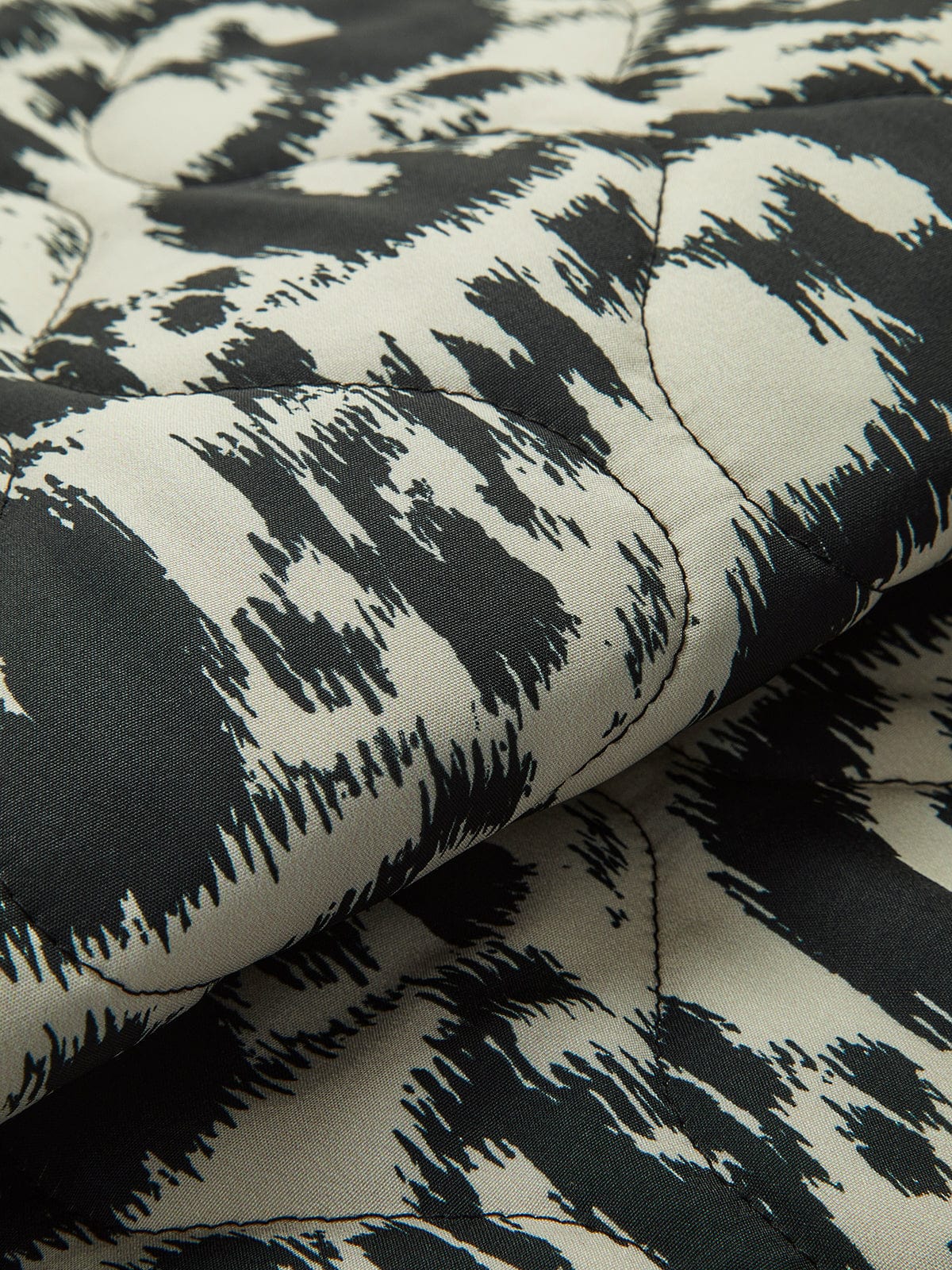 Leona | Jas met Dierenprint – Een Statement voor de Gedurfde Look