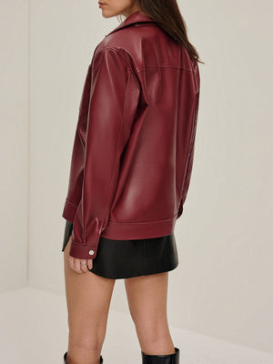 Bordeauxrode Kunstlederjacke