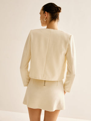 Anja | Stijlvolle Off-White Cropped-Jack met gouden knopen
