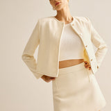 Anja | Stijlvolle Off-White Cropped-Jack met gouden knopen