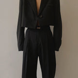 Selina | Trendy zwarte cropped blazer voor dames als kantooroutfit