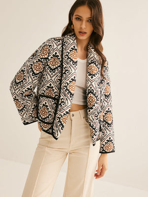 Steppjacke met etnisch patroon en oversized snit