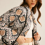 Steppjacke met etnisch patroon en oversized snit