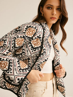 Steppjacke met etnisch patroon en oversized snit