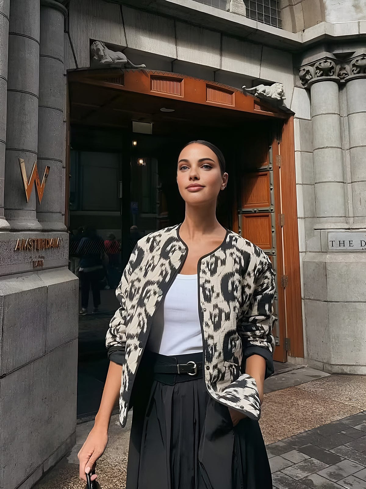 Leona | Jas met Dierenprint – Een Statement voor de Gedurfde Look